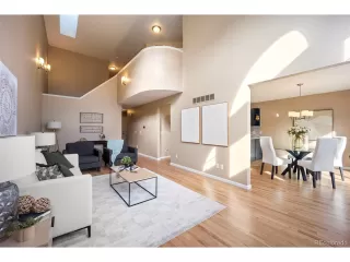 Photo #5: 9862174 Listing 