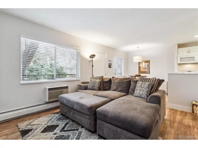 MLS: 9862541 Condo For Sale