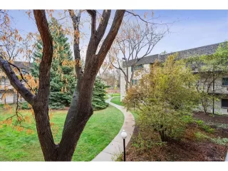 Photo #4: 9862541 Listing