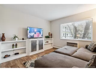 Photo #6: 9862541 Listing