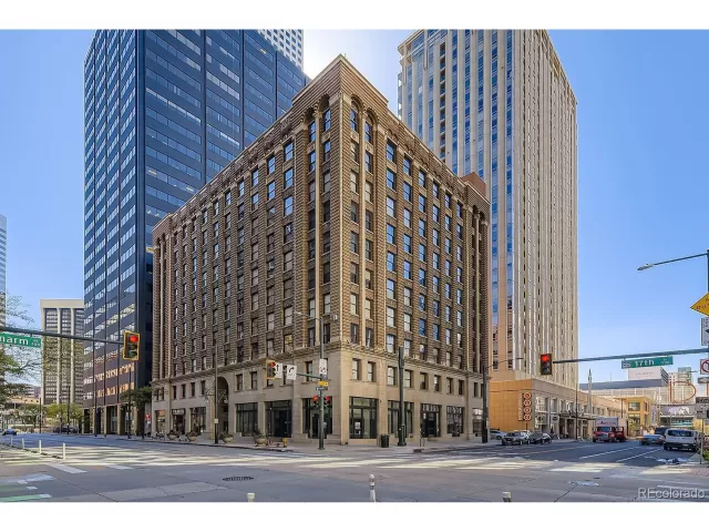 MLS: 9862806 Condo For Sale