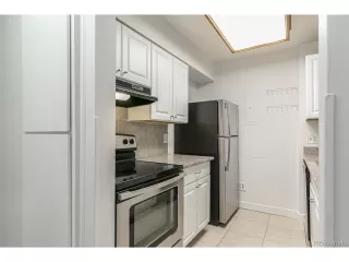 Photo #6: 9862926 Listing 