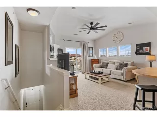 Photo #6: 9863935 Listing