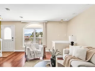 Photo #2: 9864411 Listing