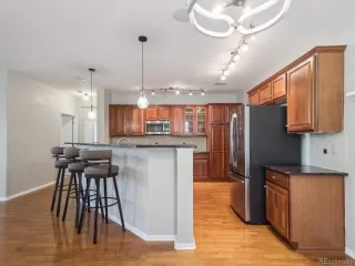 Photo #5: 9865702 Listing 