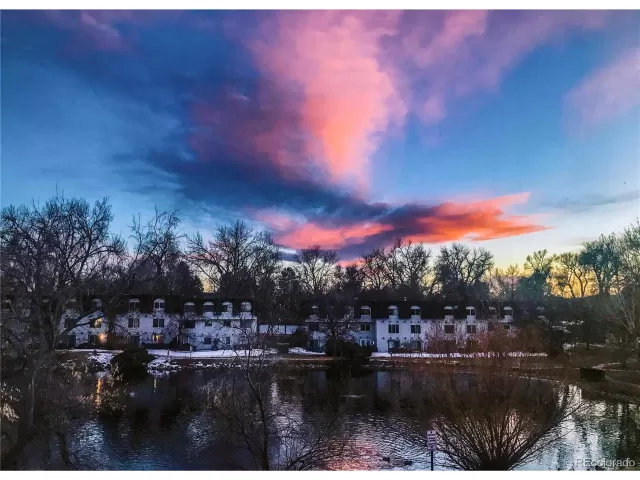 MLS: 9866539 Condo For Sale