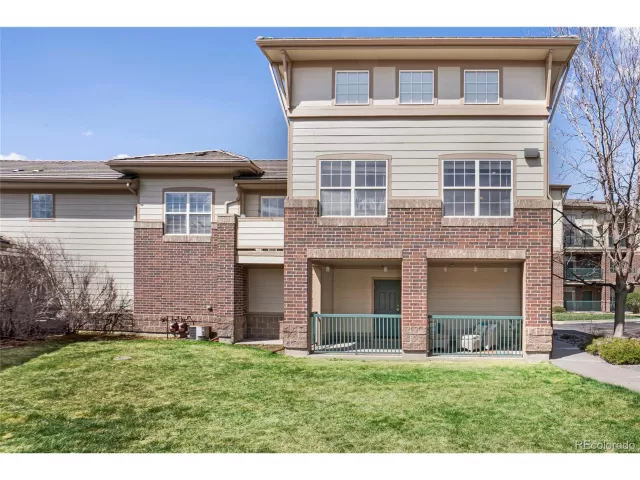 MLS: 9866839 Condo For Sale