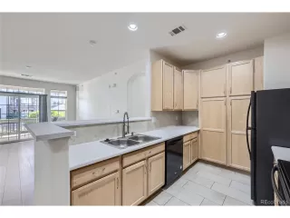 Photo #5: 9867763 Listing