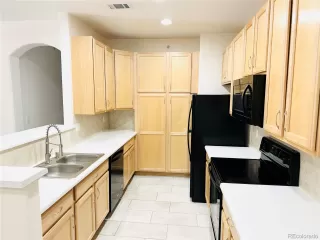 Photo #6: 9867763 Listing