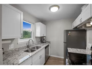 Photo #3: 9867941 Listing