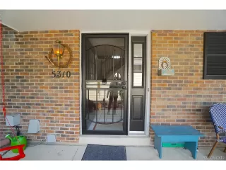 Photo #4: 9869991 Listing