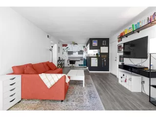 Photo #5: 9874591 Listing