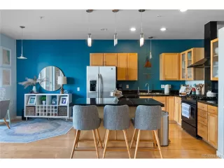 Photo #6: 9877307 Listing