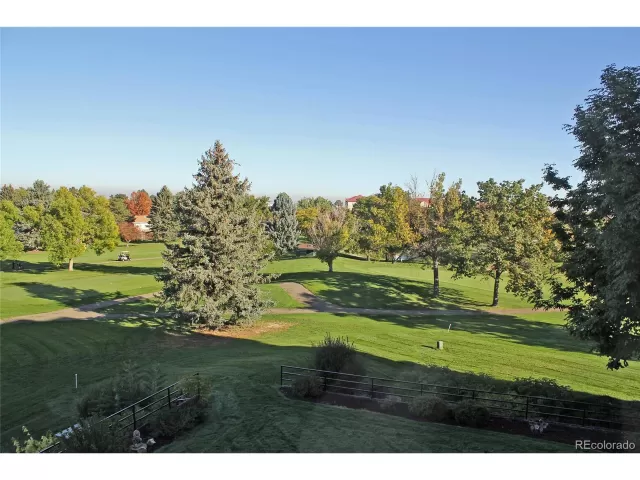 MLS: 9877464 Condo For Sale