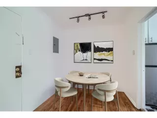 Photo #3: 9878325 Listing