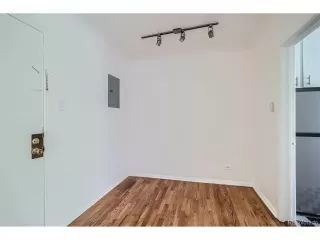 Photo #4: 9878325 Listing