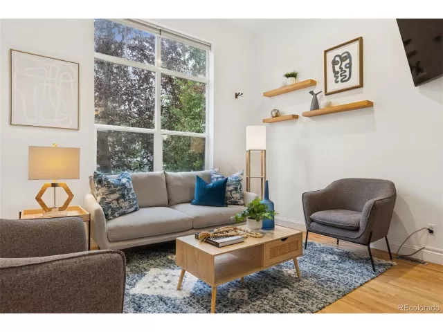 MLS: 9881347 Condo For Sale