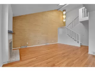 Photo #5: 9885610 Listing 