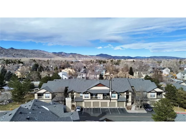 MLS: 9886168 Condo For Sale