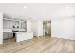 Photo #4: 9886617 Listing