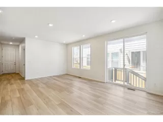 Photo #6: 9886617 Listing
