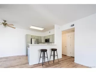 Photo #5: 9891008 Listing 