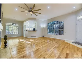 Photo #3: 9894940 Listing