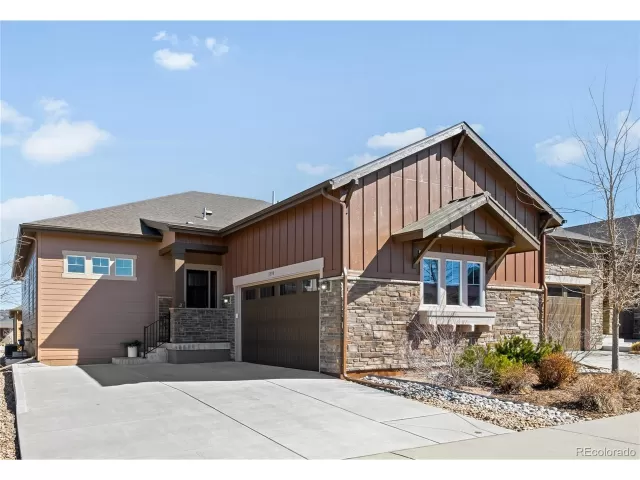 MLS: 9895440 Condo For Sale