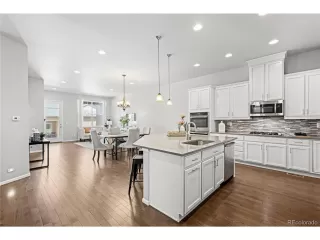 Photo #4: 9895440 Listing 