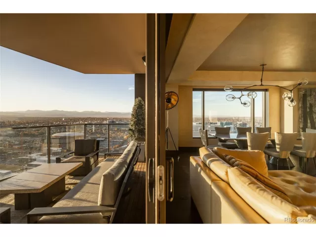 MLS: 9896054 Condo For Sale