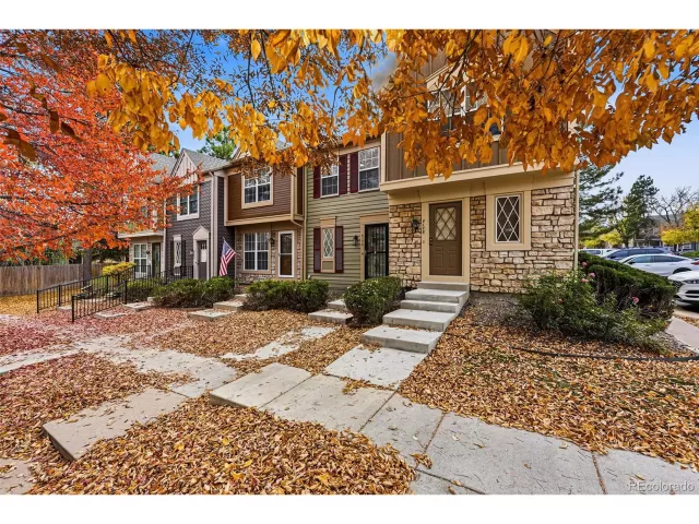 MLS: 9896769 Condo For Sale