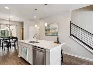 Photo #4: 9898990 Listing 