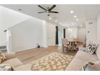 Photo #5: 9900029 Listing