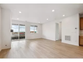 Photo #5: 9900635 Listing