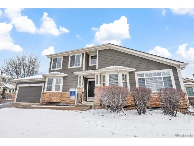 MLS: 9900899 Condo For Sale