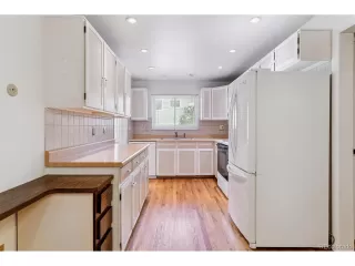 Photo #6: 9901723 Listing