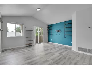 Photo #6: 9904721 Listing