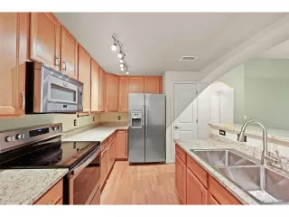 Photo #2: 9905453 Listing