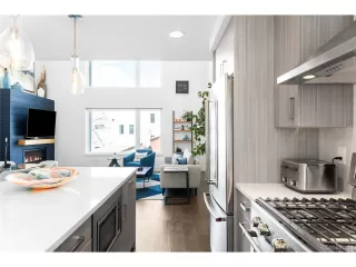 Photo #4: 9906051 Listing