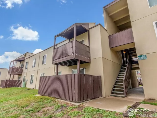 MLS: 9907535 Condo For Sale