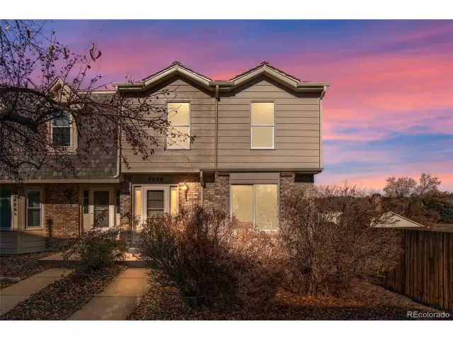 MLS: 9908603 Condo For Sale