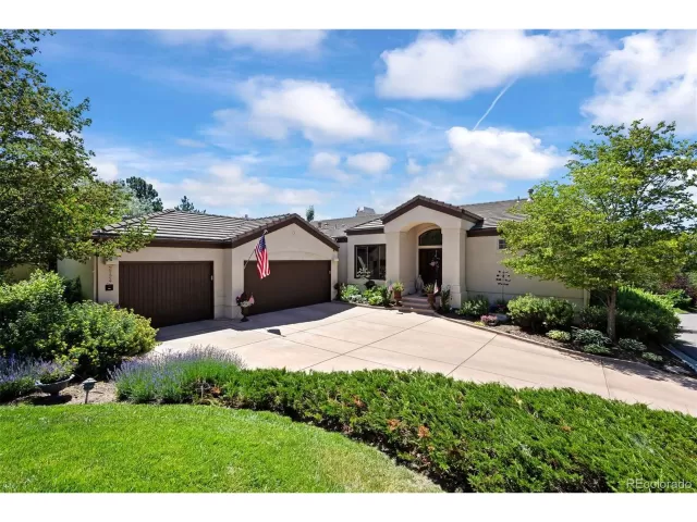 MLS: 9911117 Condo For Sale