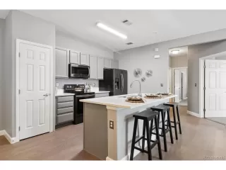 Photo #6: 9914001 Listing