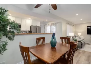 Photo #5: 9916437 Listing