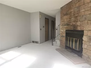 Photo #5: 9917865 Listing