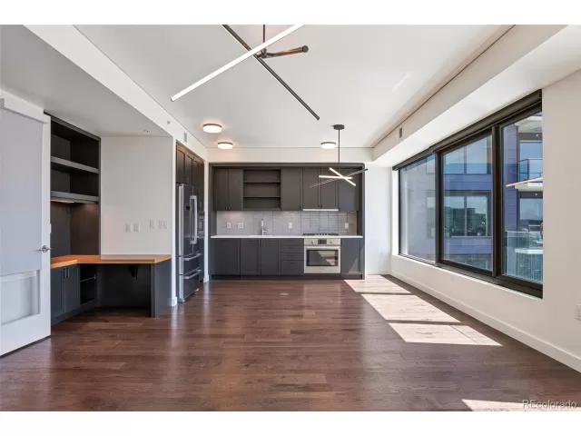 MLS: 9919066 Condo For Sale