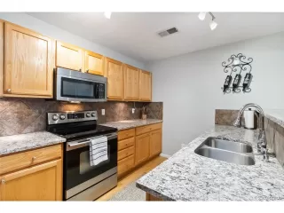 Photo #5: 9919199 Listing