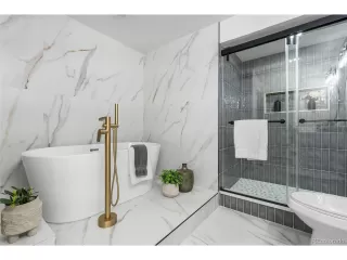 Photo #5: 9919319 Listing