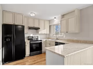 Photo #4: 9921185 Listing