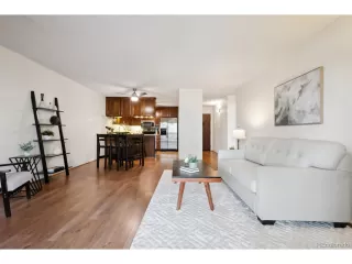 Photo #4: 9921850 Listing